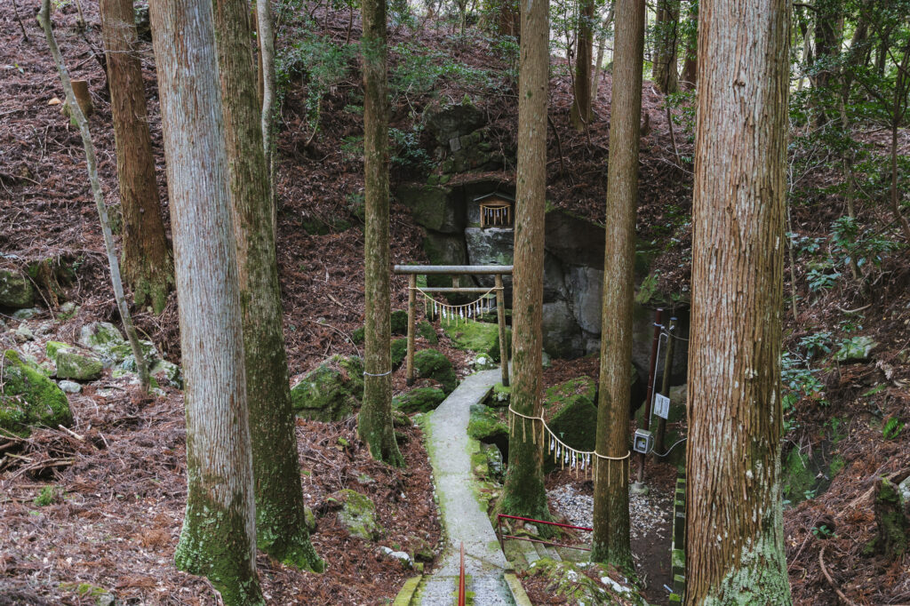 穴森神社
